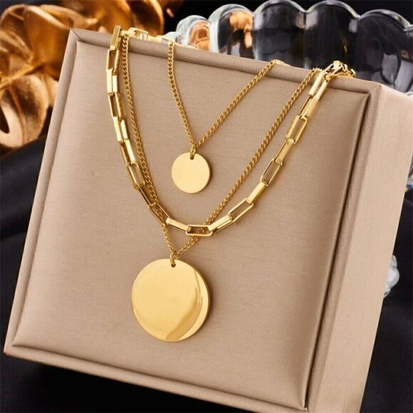 NWT Layered Chain Necklace 18K Gold Plated Round Pendant Stylish - Picture 3 of 11